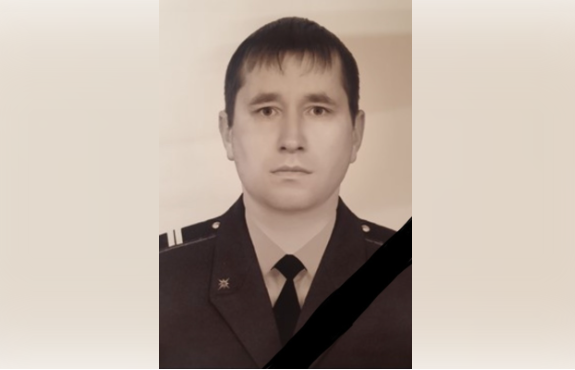 Погибшего во время тушения пожара спасателя наградили посмертно в Ростове