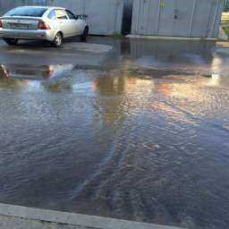 В Ростове продолжается потоп уже 12 часов, а Водоканал презентовал убогий заборчик и исчез