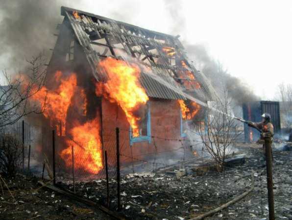 Мужчину покалечило взорвавшимся газовым баллоном в частном доме Ростовской области
