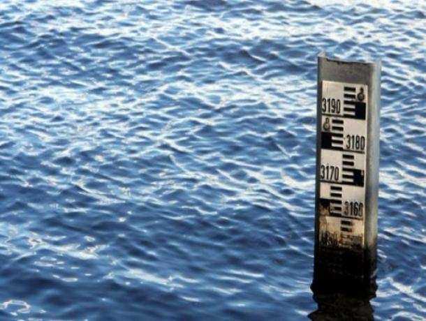 Штормовой ветер довел уровень воды в реке Дон до неблагоприятной отметки в Ростовской области