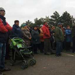В Ростовской области люди в ужасе от ценника на платные дороги, а бесплатные полностью разрушены