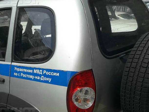 Автовандал исполосовал колеса иномарки на парковке в центре Ростова Автовандал исполосовал колеса иномарки на парковке в центре Ростова