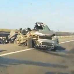 Чудо спасло водителя иномарки после страшной аварии с грузовиком под Ростовом