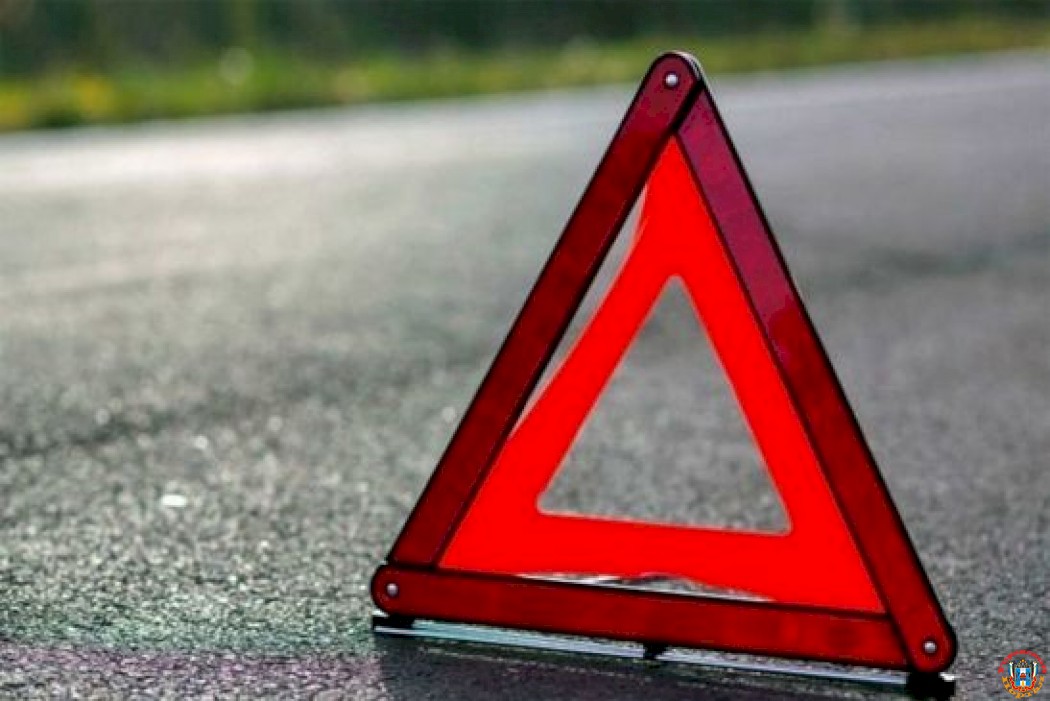 Мужчина на легковушке погиб в ДТП с грузовиком по дороге из Волгограда в Ростов
