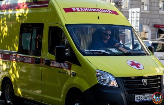 В Таганроге мужчина выпал со второго этажа