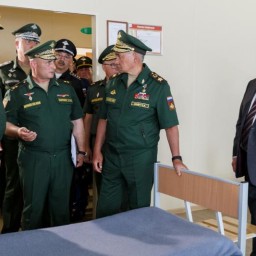 Сергей Шойгу отругал губернатора Ростовской области за отсутствие сала и баранки в солдатских столовых