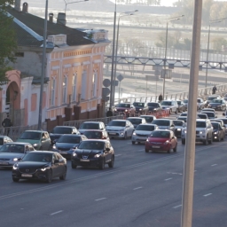 Эксперты: ростовчане стоят в пробках по 237 часов в год