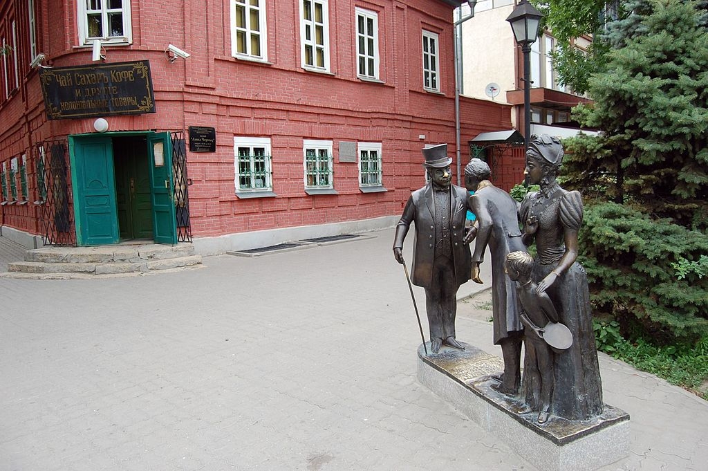 Память о писателе хранит мемориальный музей «Лавка Чеховых» в Таганроге