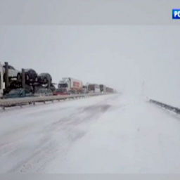 В балках буксуют грузовики: на донских трассах из-за непогоды частично ввели ограничения