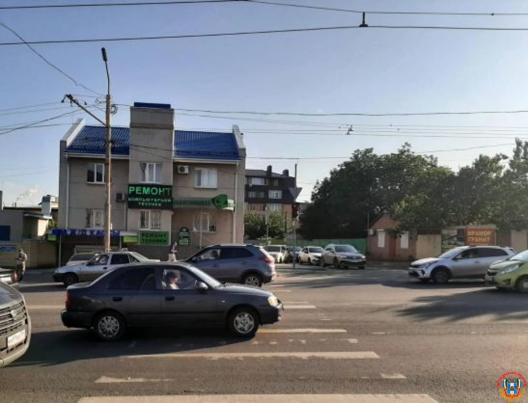 В Ростове 17-летний самокатчик попал под колеса иномарки