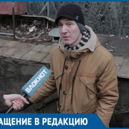 Загадочная яма с винтовой лестницей на улице Суворова угрожает ростовчанам переломами