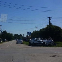 В Ростовской области кроссовер вылетел в кювет и перевернулся: водитель пострадал
