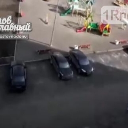 Ветер в Ростове-на-Дону ломал ограждения и деревья