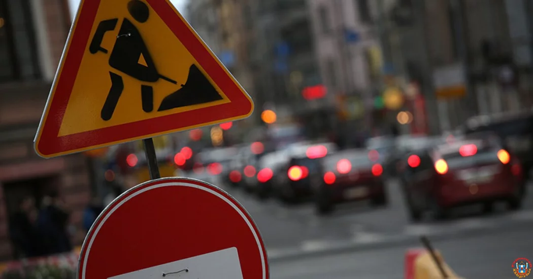 Ремонт канализации на Красноармейской затянулся: движение в центре Ростова ограничено до середины февраля