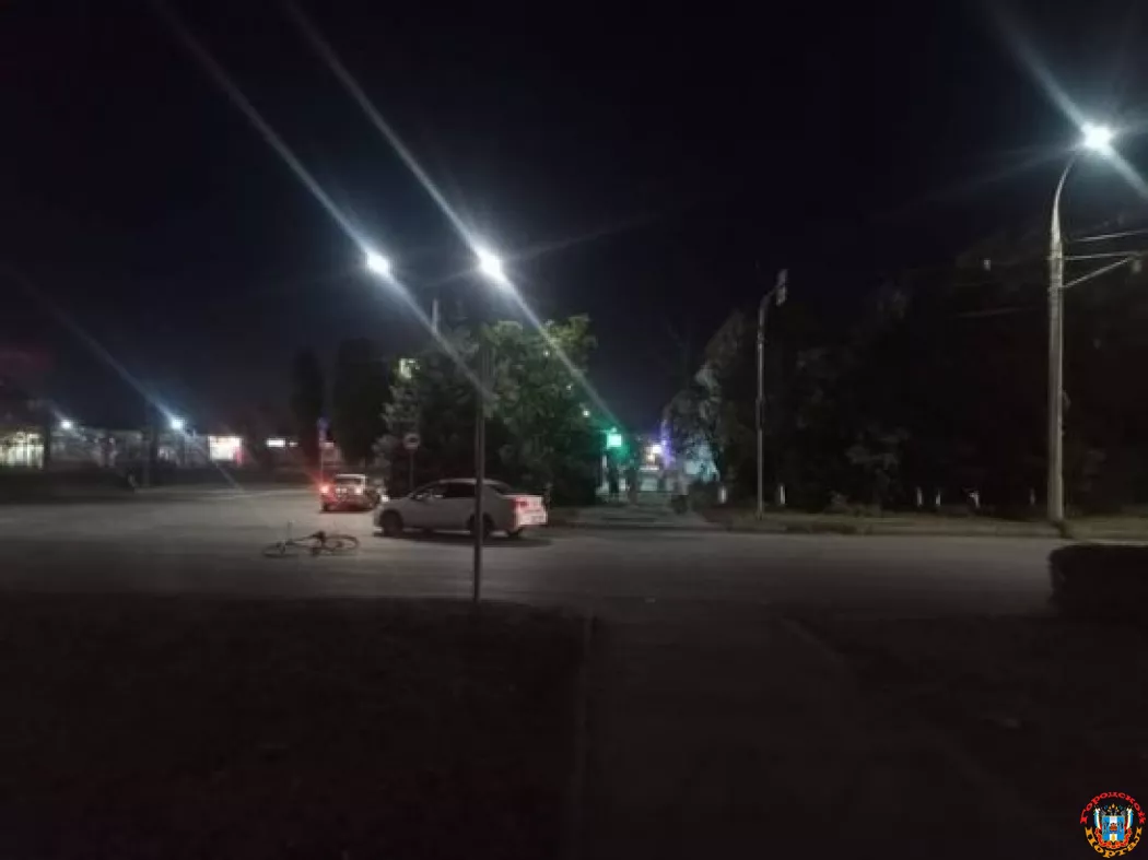 В Волгодонске велосипедист попал под колеса «Фольксвагена»