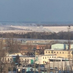 В Ростове второй день горит мусорный полигон в Левенцовке