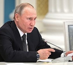 Владимир Путин подписал закон о бесплатном питании младшеклассников