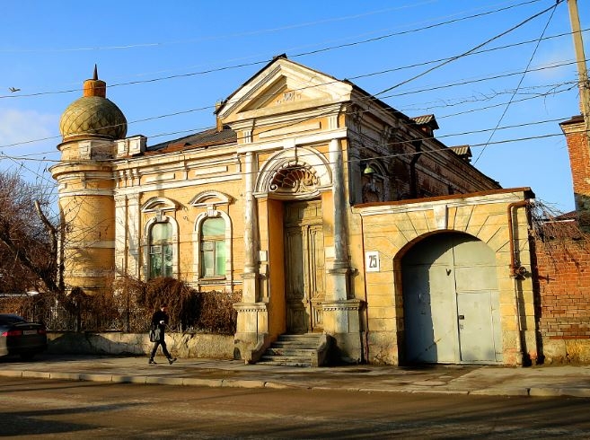 Старинный особняк в Ростове-на-Дону выставила на продажу за 24 млн рублей