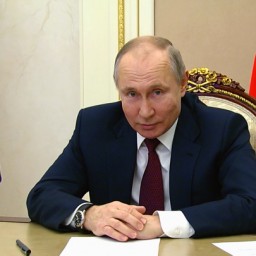 Водоснабжение, жилье, дороги и туризм. Путин провел совещание по Крыму