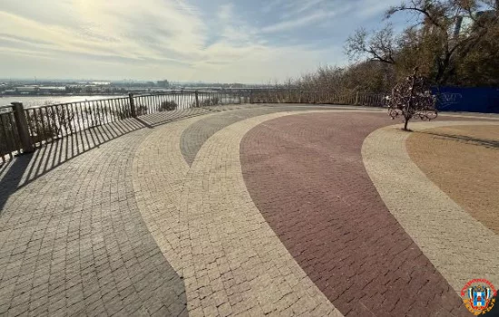 На смотровой площадке на улице Седова заменили плитку