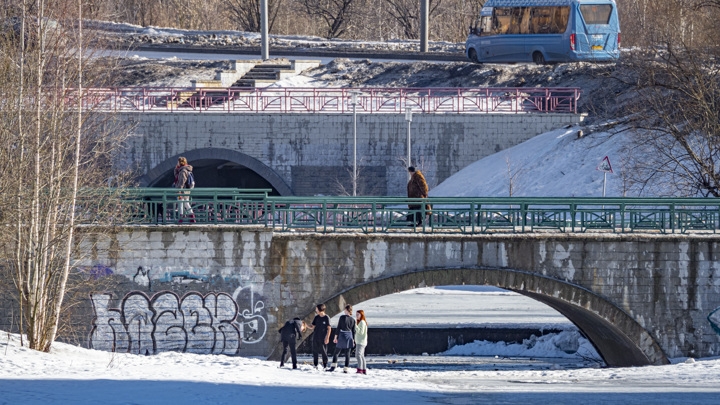 Неожиданная зима среди весны: многие российские регионы засыпало снегом