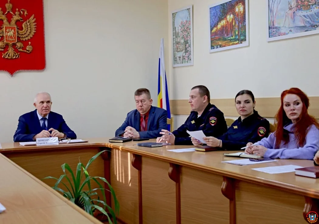 В Новошахтинске развернут оперштаб по ликвидации последствий массового налета дронов