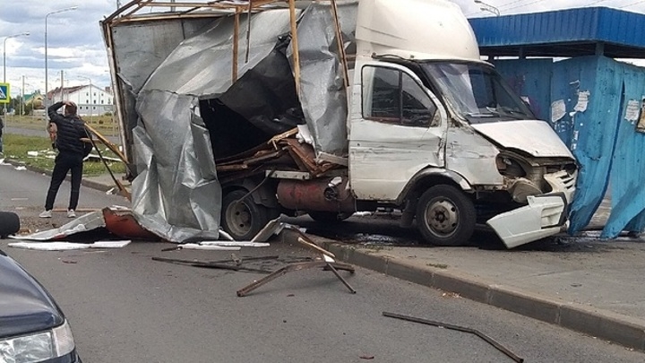 В Тольятти произошло массовое ДТП с участием 6 автомобилей