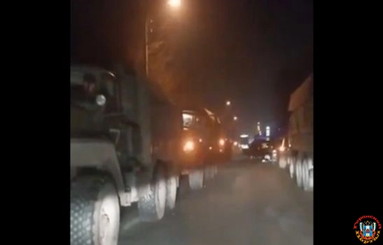 Из-за ДТП с военным грузовиком в Новошахтинске перекрыли улицу