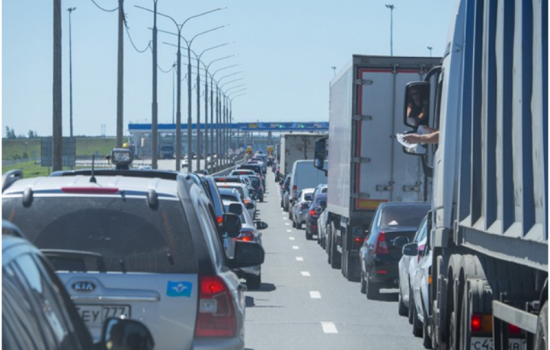 Трассу М-4 на въезде в Ростов сковала 15-километровая пробка