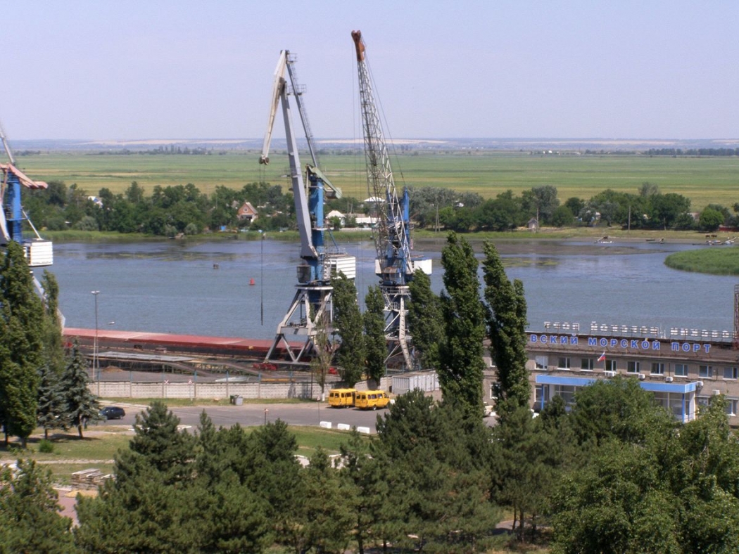 Правительство России планирует расширить границы морского порта Азов