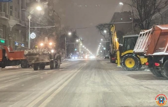 Прокуратура Ростова обязала власти города убирать снег до появления сугробов