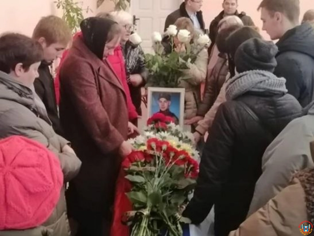 В Ростовской области простились с 19-летним танкистом, погибшим в спецоперации