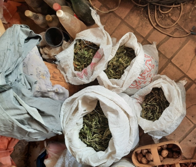 У жителя Ростовской области нашли семь мешков марихуаны