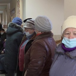ВЦИОМ: россияне хотят снизить налоги и отменить ЕГЭ