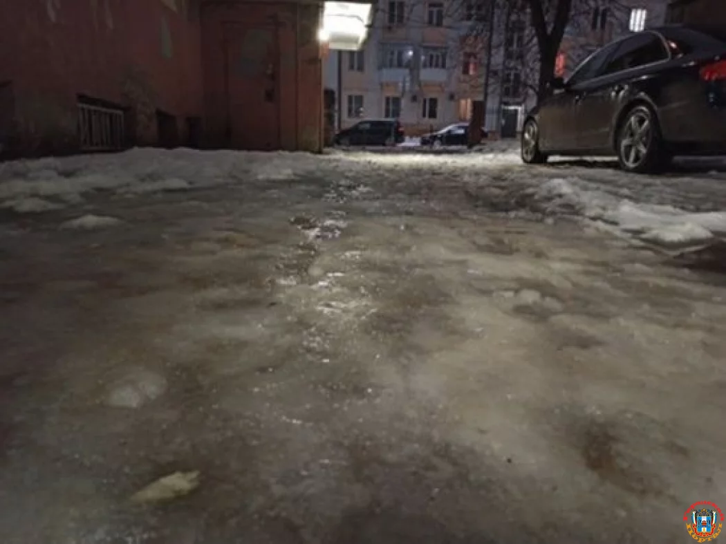 На Дону в ближайшие сутки дороги и тротуары превратятся в ледовый каток