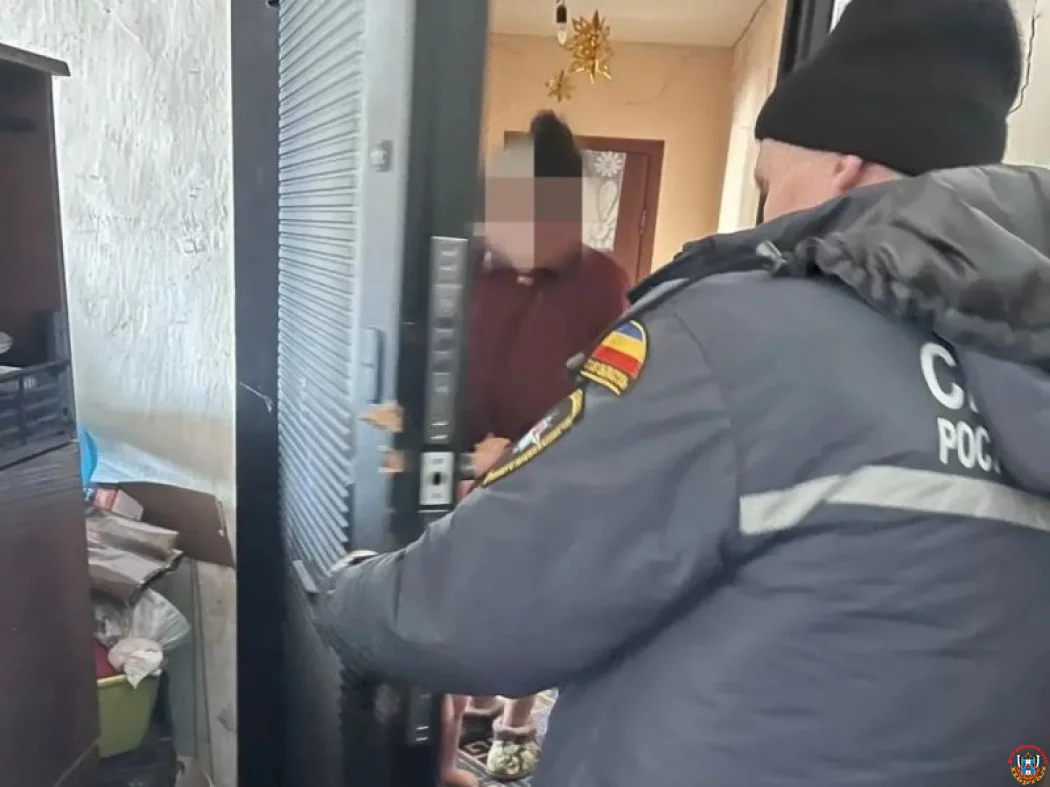 Трехлетний ребенок оказался заперт в квартире в селе Гаевке: на помощь пришли спасатели