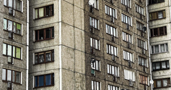 В Ростове почти 40 человек эвакуировали из-за пожара в многоэтажке