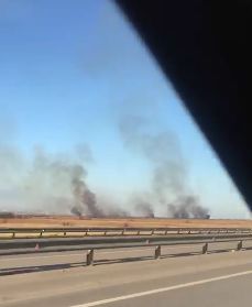 В районе хутора Усть-Койсуг тушат ландшафтный пожар
