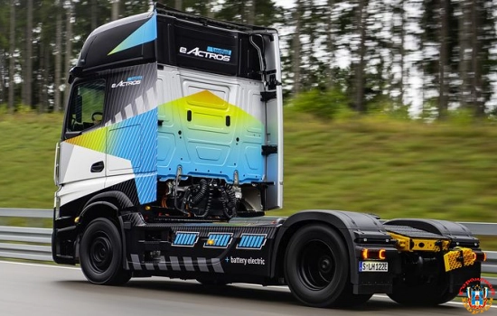 Mercedes-Benz надеется, что её электрические грузовики будут наматывать по 1,2 млн км