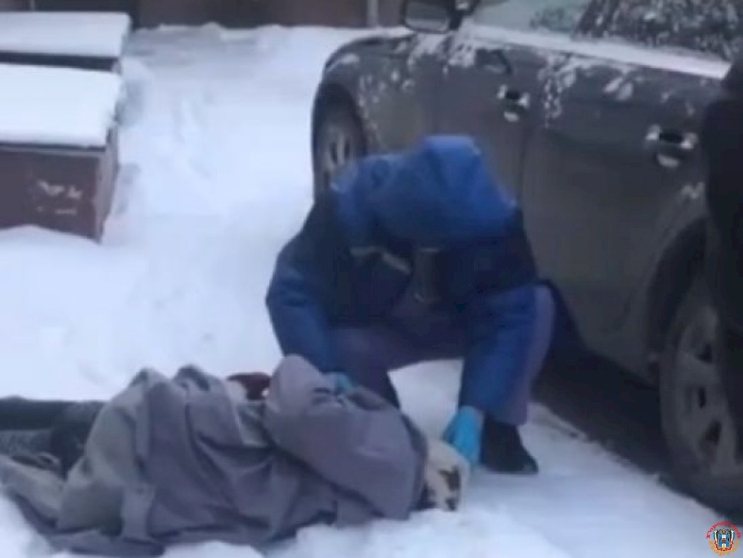 В Гуково пенсионерка выпала из окна на втором этаже