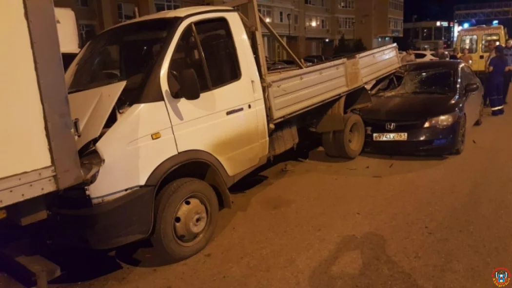 В&nbsp;Ростовской области иномарка въехала под грузовик
