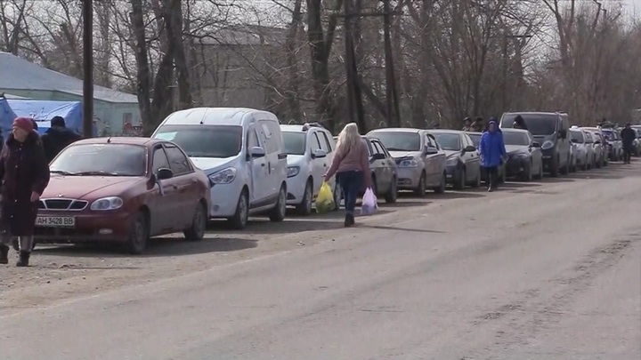 Минобороны РФ вновь открывает гуманитарный коридор из Мариуполя