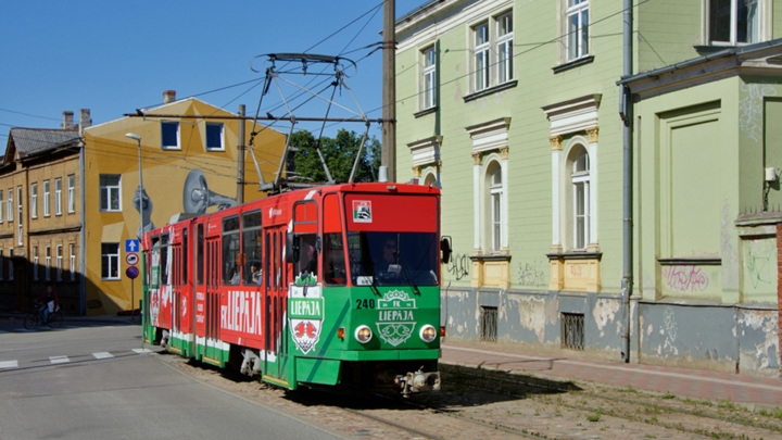 В Латвии пассажир зарезал водителя трамвая
