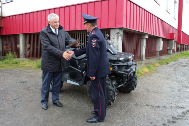 Владимир Колокольцев вручил служебный квадроцикл одному из лучших участковых уполномоченных полиции Чукотки