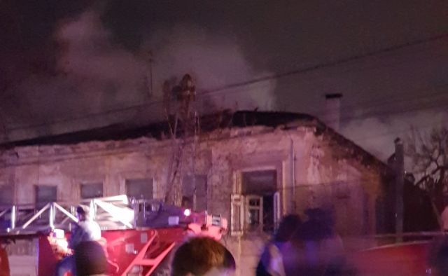 В Ростове в крупном пожаре в Нахичевани погиб мужчина