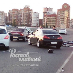 В Ростове на Ворошиловском мосту произошло серьезное ДТП