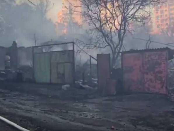 Одноногий мужчина заживо сгорел вместе со своим домом в страшном пожаре в центре Ростова