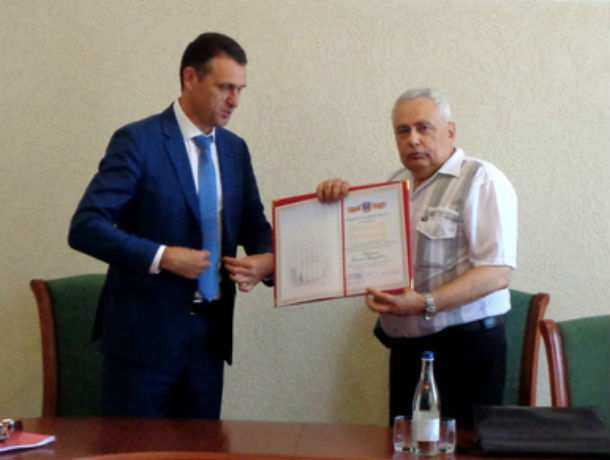 Известный криминолог и писатель из Ростова Данил Корецкий принимал поздравления с юбилеем