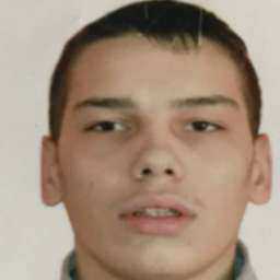 Худощавый парень в камуфляжных штанах сбежал из психоневрологического интерната Ростовской области