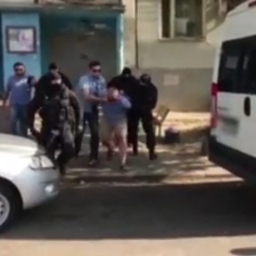 Дерзких охотников за чужими элитными автомобилями поймали в Ростовской области